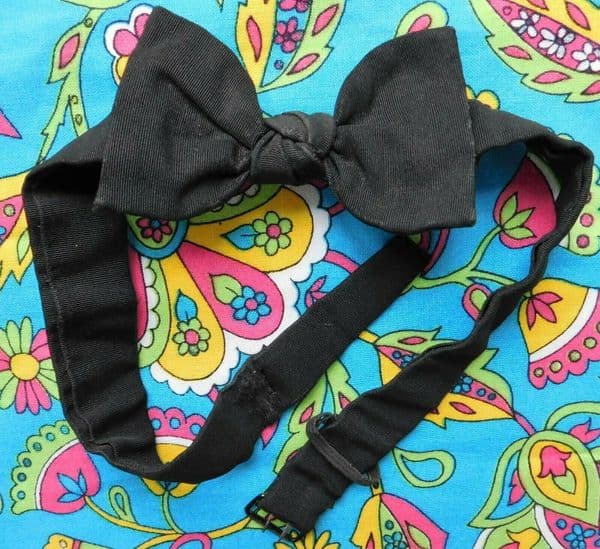 Vintage buckle bow tie ready tied black silk 13-17